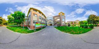 江阴职业技术学院_教学楼门口.jpeg